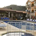 Magic Tulip Hotel 3*