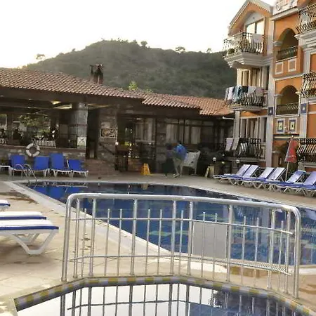 Magic Tulip Hotel 3*